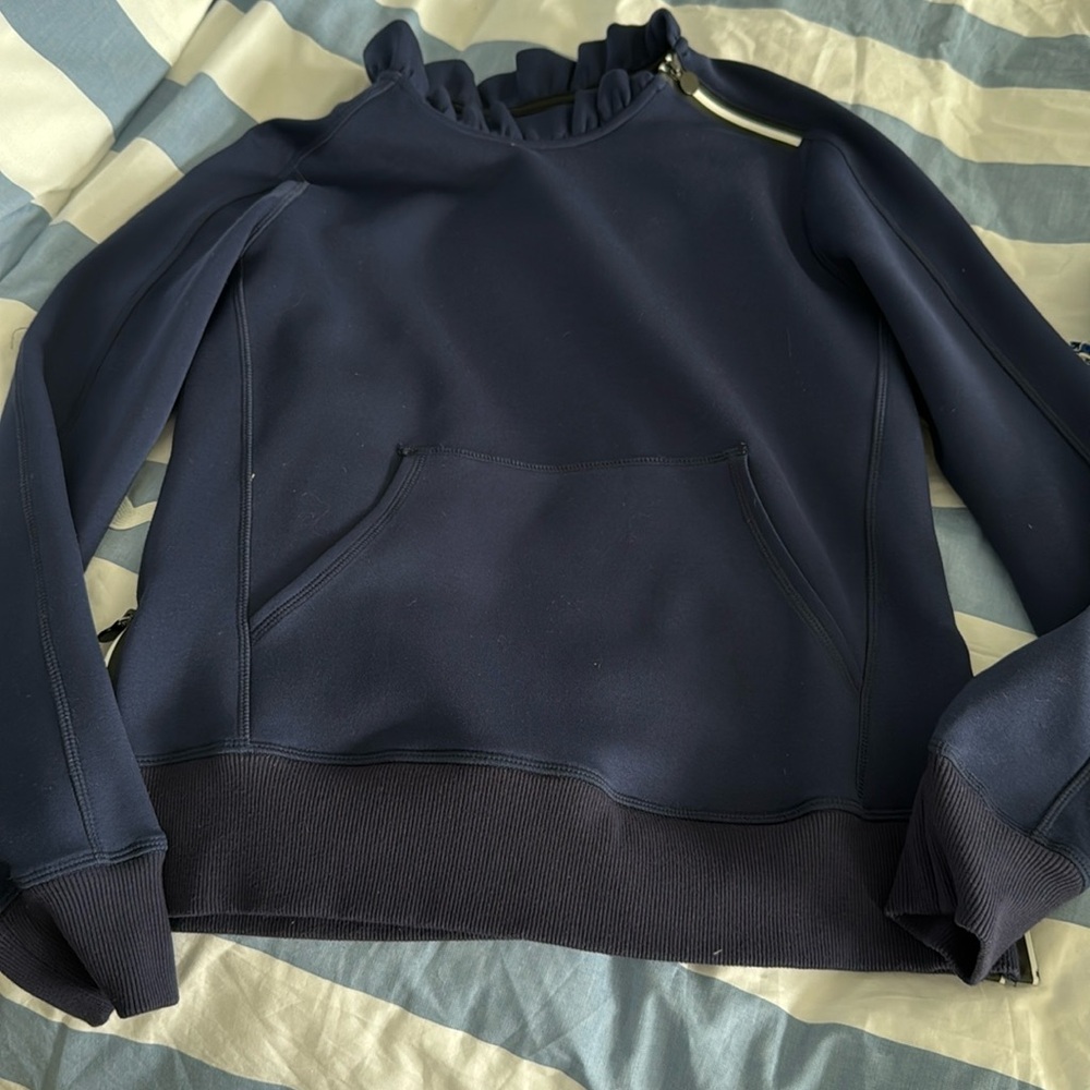 Tail Activewear ruffle sweatshirt small